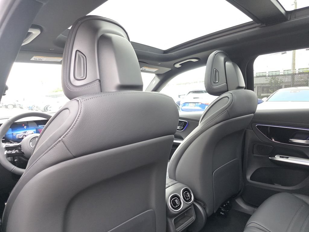 New 2026 Black Mercedes-Benz GLC 300 image 13