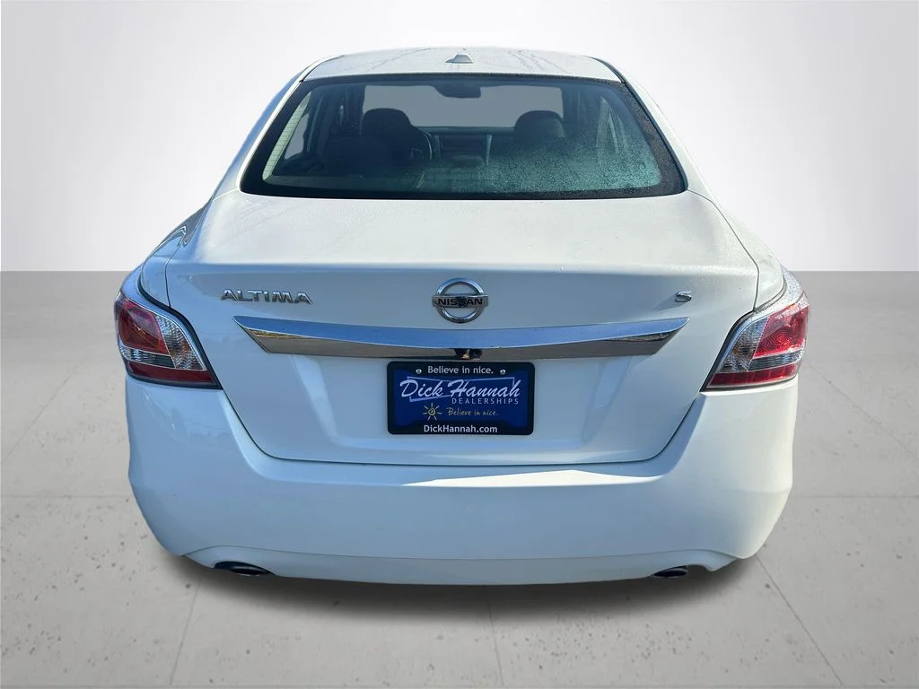 Used 2015 White Nissan 2.5 S image 8