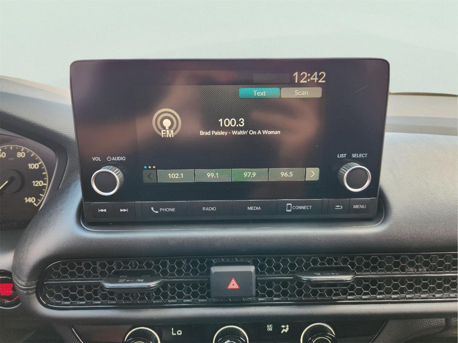 2025 Honda HR-V LX - Photo 16