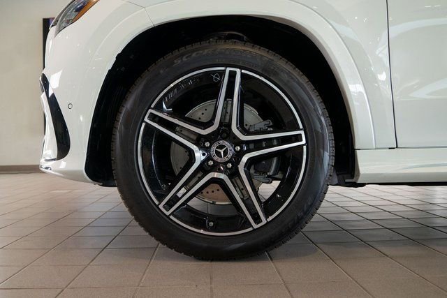 New 2026 Polar White Mercedes-Benz GLS 450 image 47