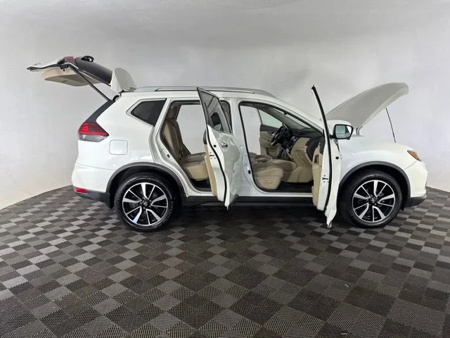 Used 2020 White Nissan SL image 13