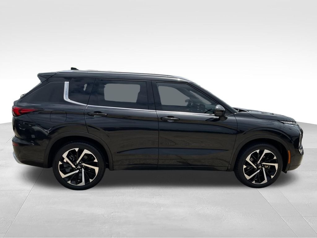 Used 2023 Black Mitsubishi SEL image 6