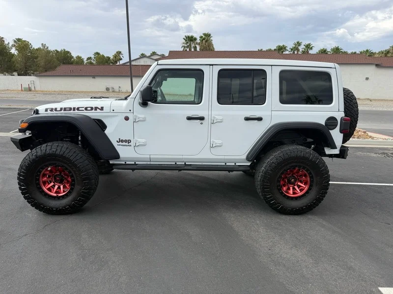 Used 2019 Bright White Clea Jeep Rubicon image 6