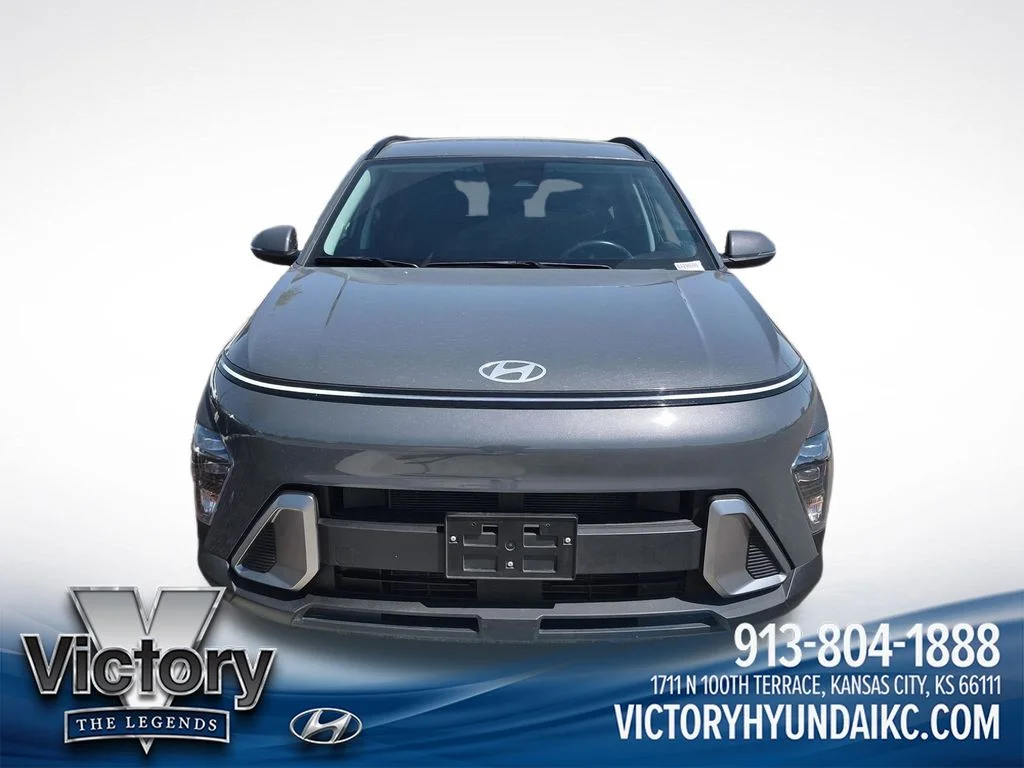 Used 2025 Gray Hyundai SEL image 8