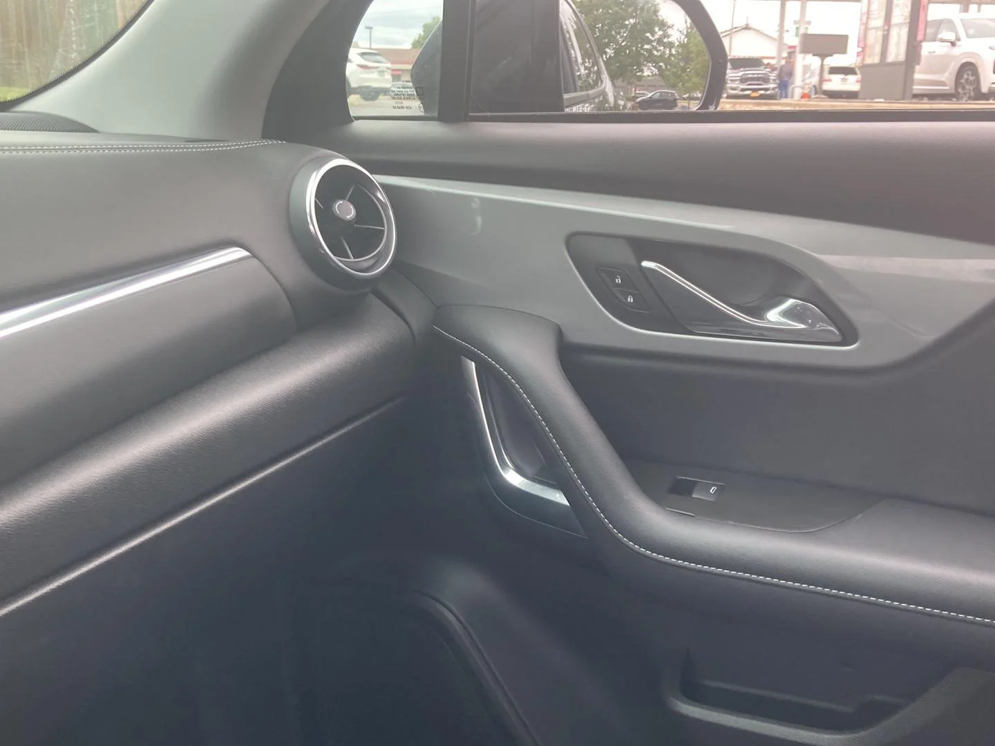 Used 2024 Black Chevrolet 2LT image 20