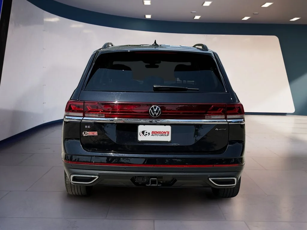 Used 2025  Volkswagen 2.0T SE w/Technology image 4