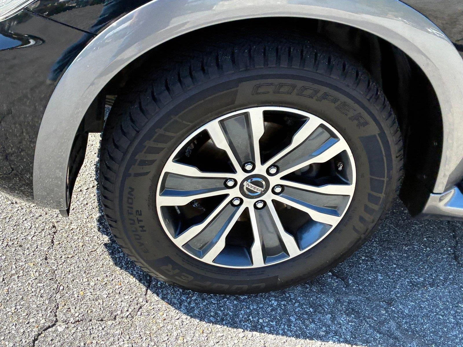 Used 2020 Super Black Nissan SL image 10
