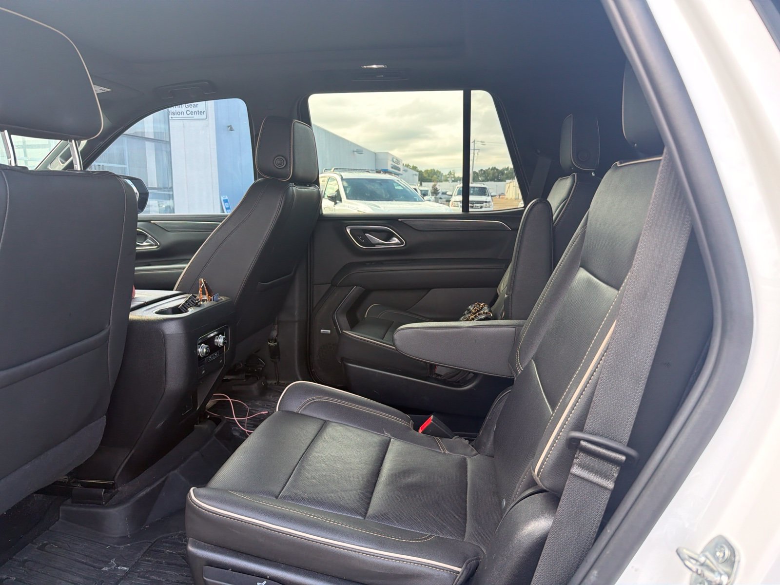 Used 2023 White GMC SLT image 23
