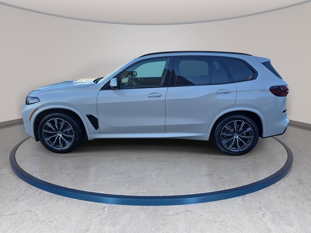 Used 2025 White BMW xDrive40i image 9