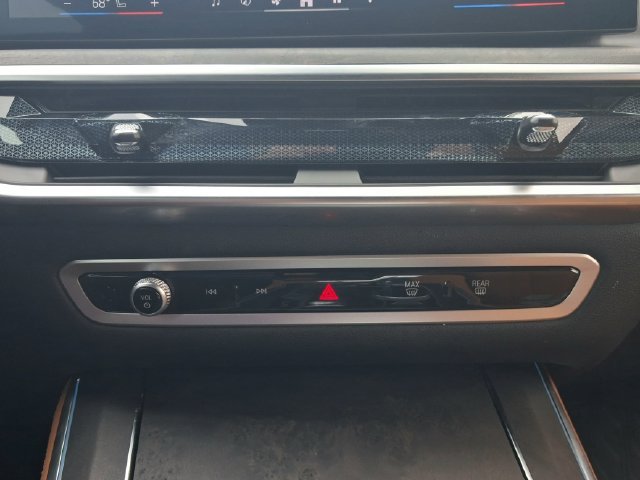 Used 2026 Black BMW xDrive40i image 22