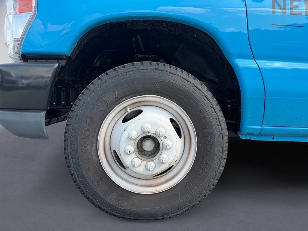 Used 2019  Ford Base image 8