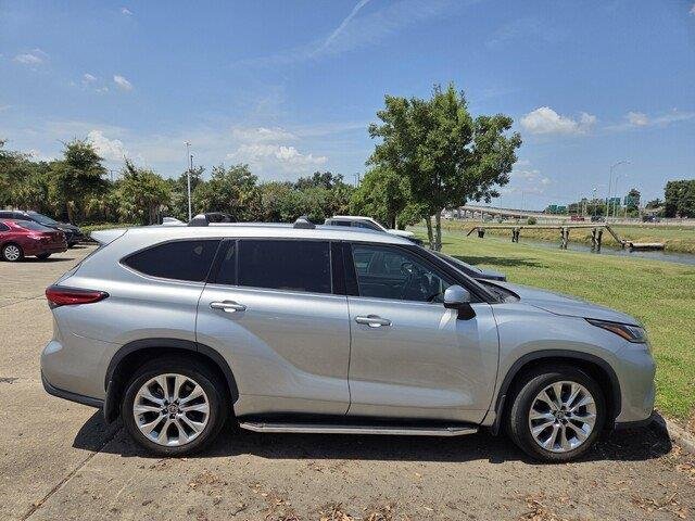 Used 2020 Celestial Silver Metallic Toyota Limited image 4