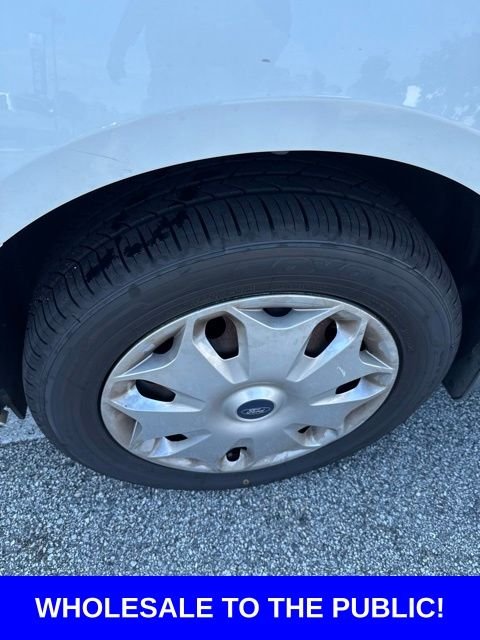 Used 2016 Frozen White Ford XLT image 1