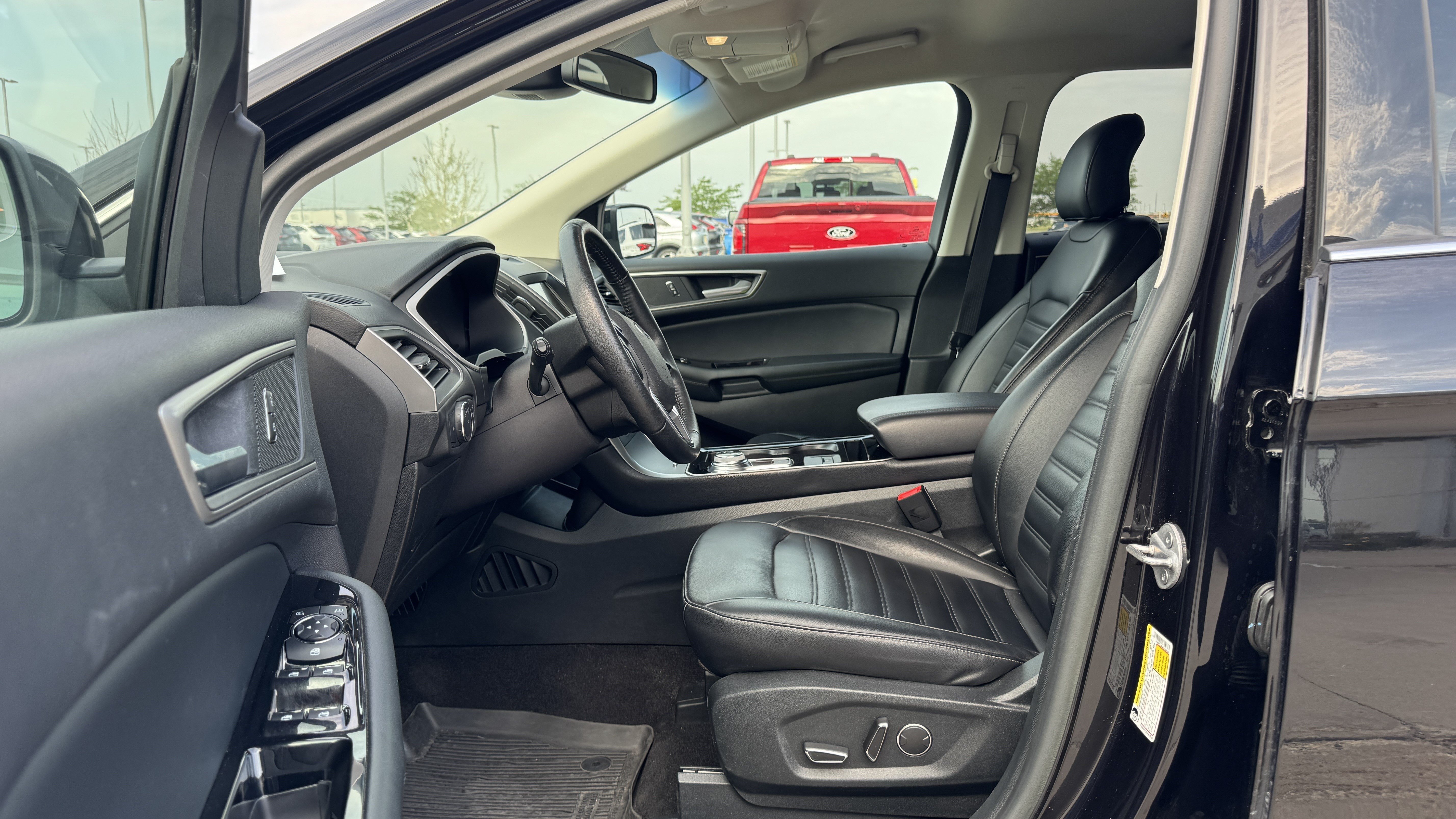 Used 2019 Agate Black Metallic Ford SEL image 5