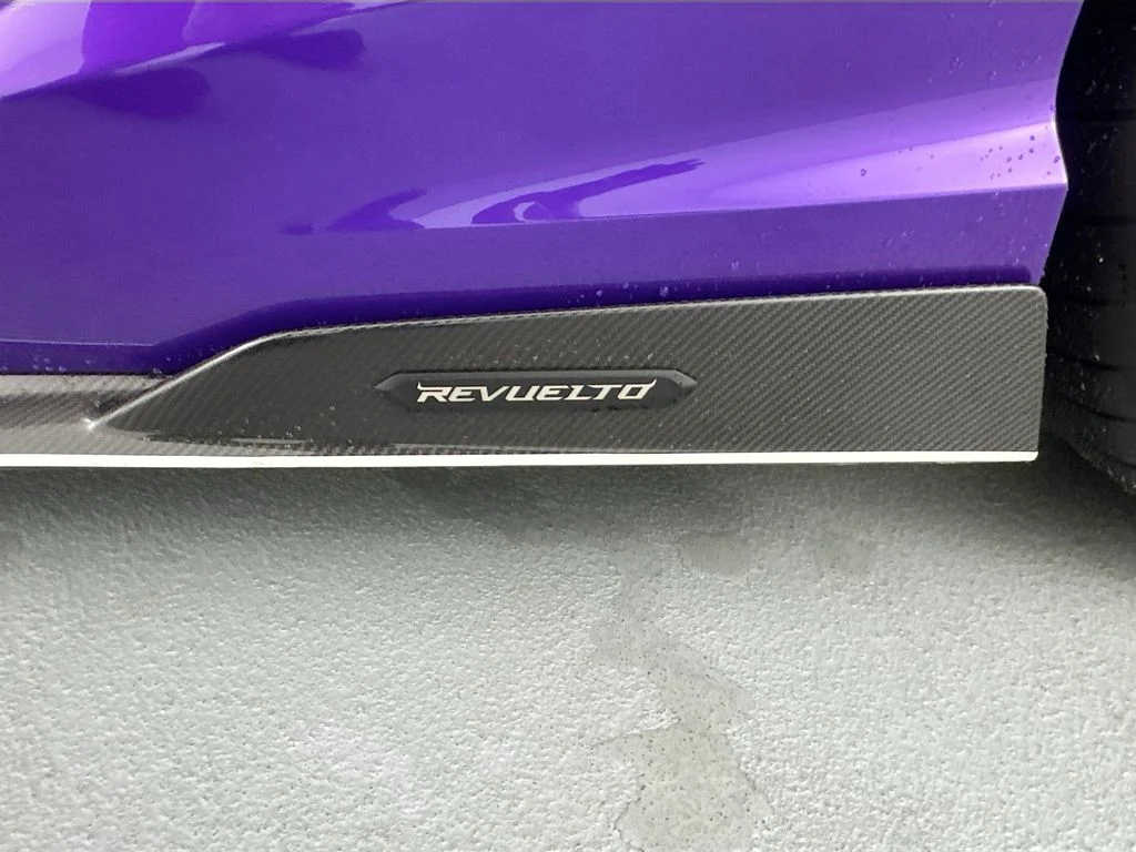 Used 2024  Lamborghini  image 25