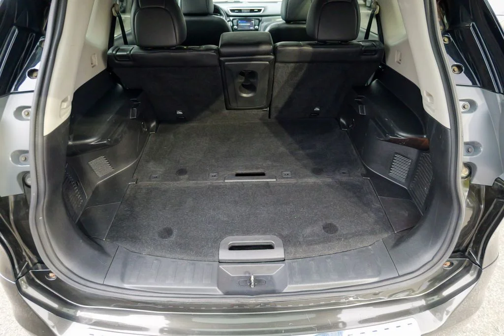 Used 2015 Midnight Jade Nissan SL image 56