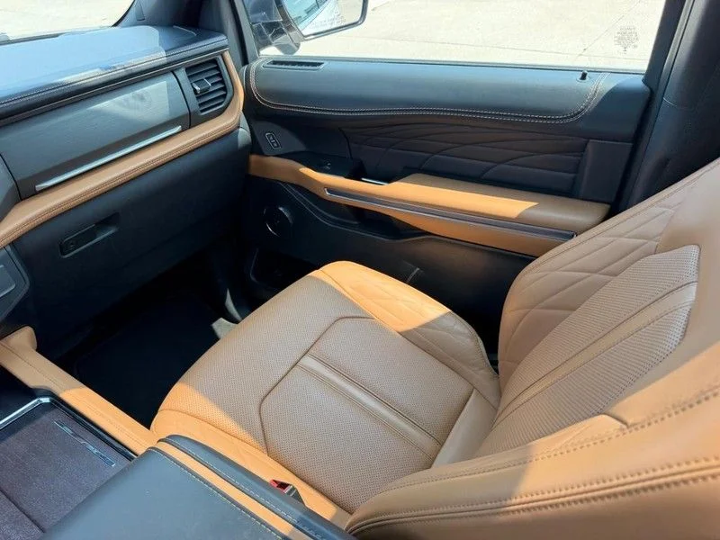 Used 2023 White Ford Platinum image 19