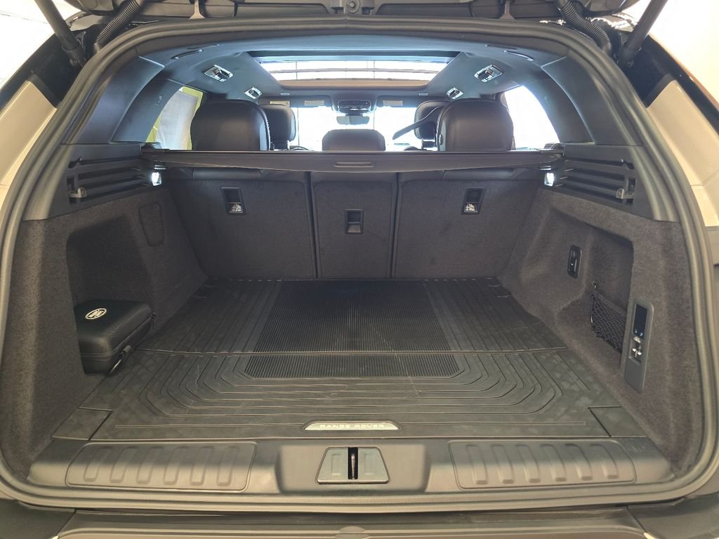 New 2026 Borasco Grey Land Rover se image 28