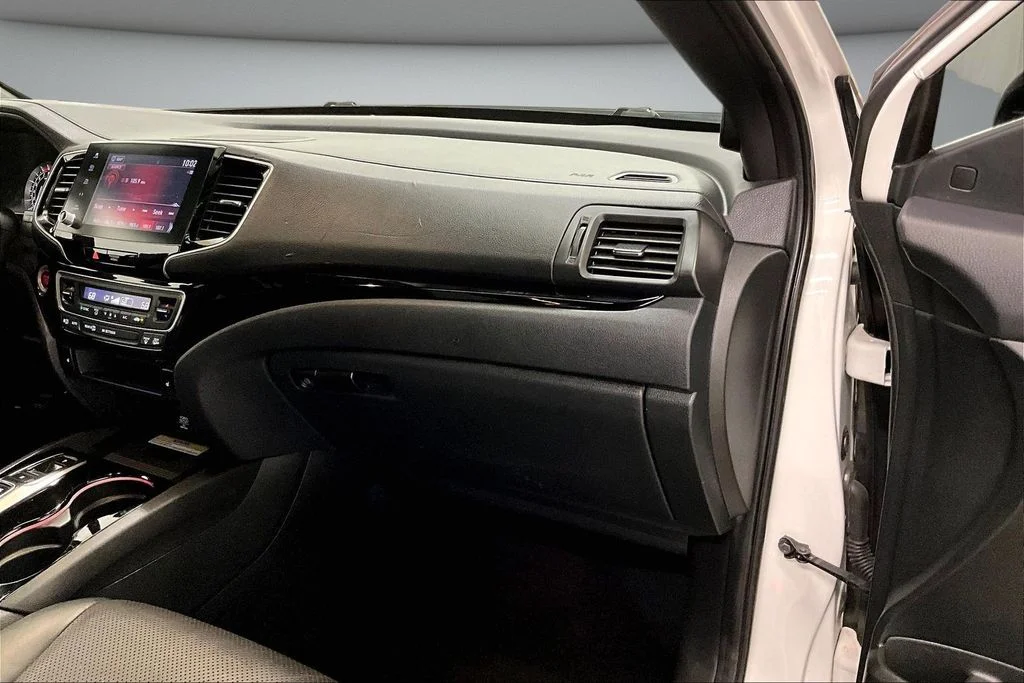 Used 2021 White Honda Black Edition image 27