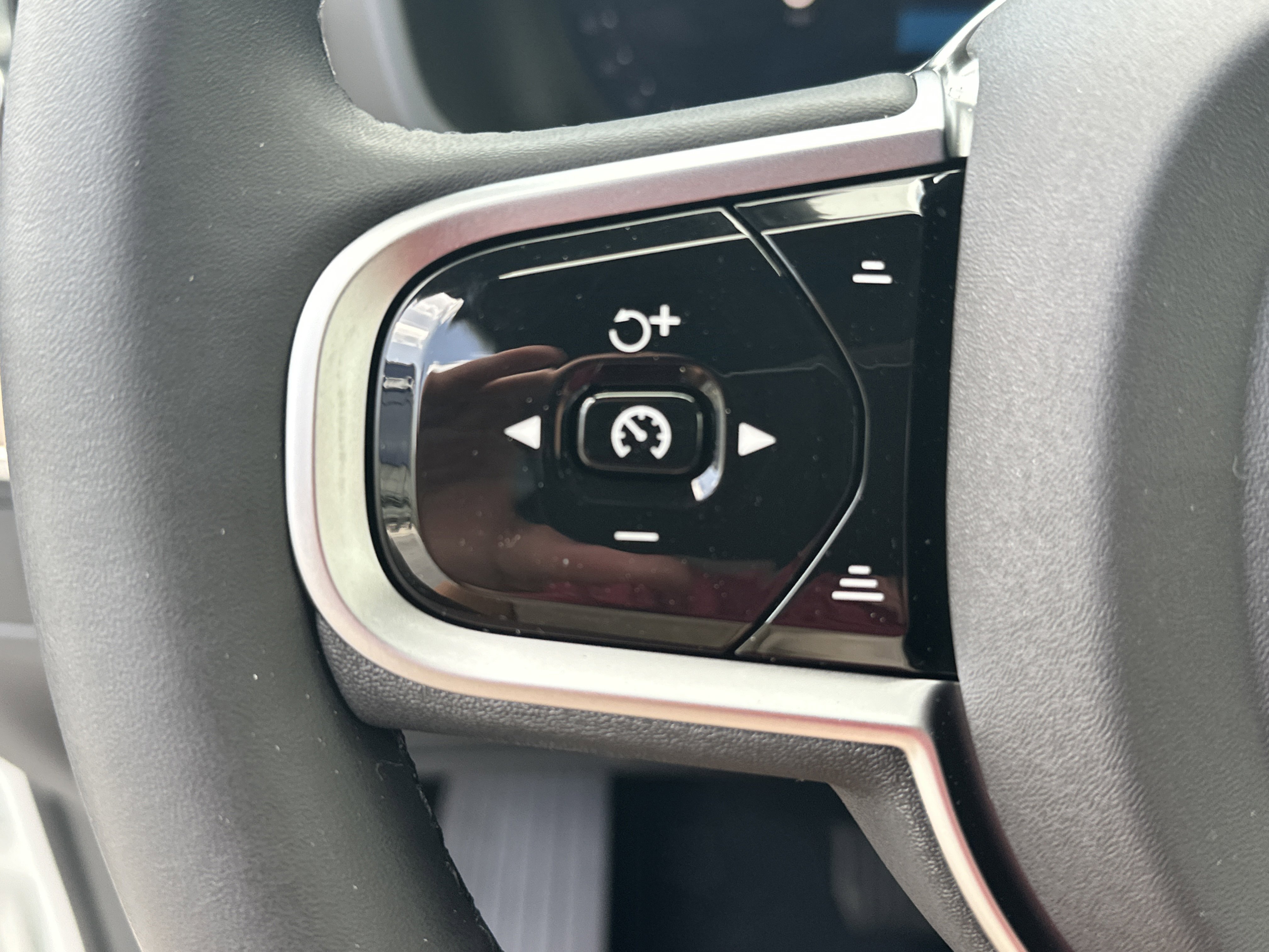 New 2026 Crystal White Volvo Ultra image 23