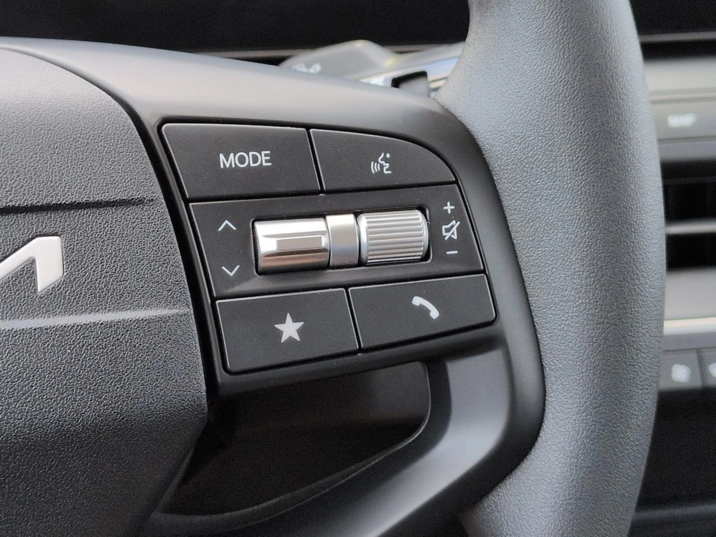 New 2026 Snow White Pearl Kia LXS image 26