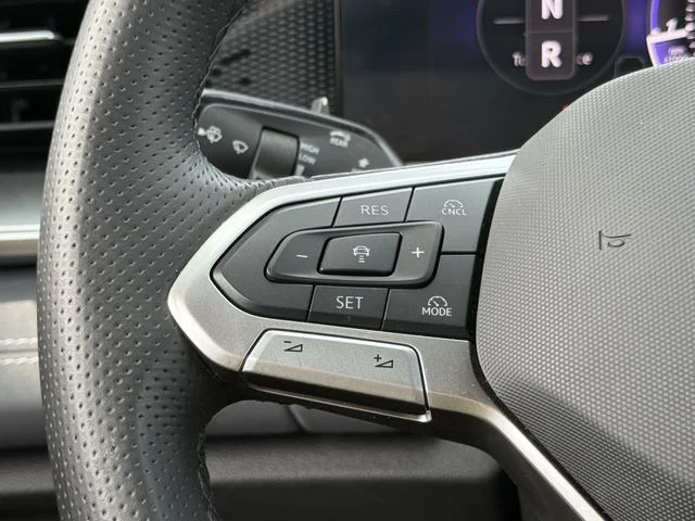 2026 Volkswagen Tiguan SE R-LINE BLACK - Photo 11