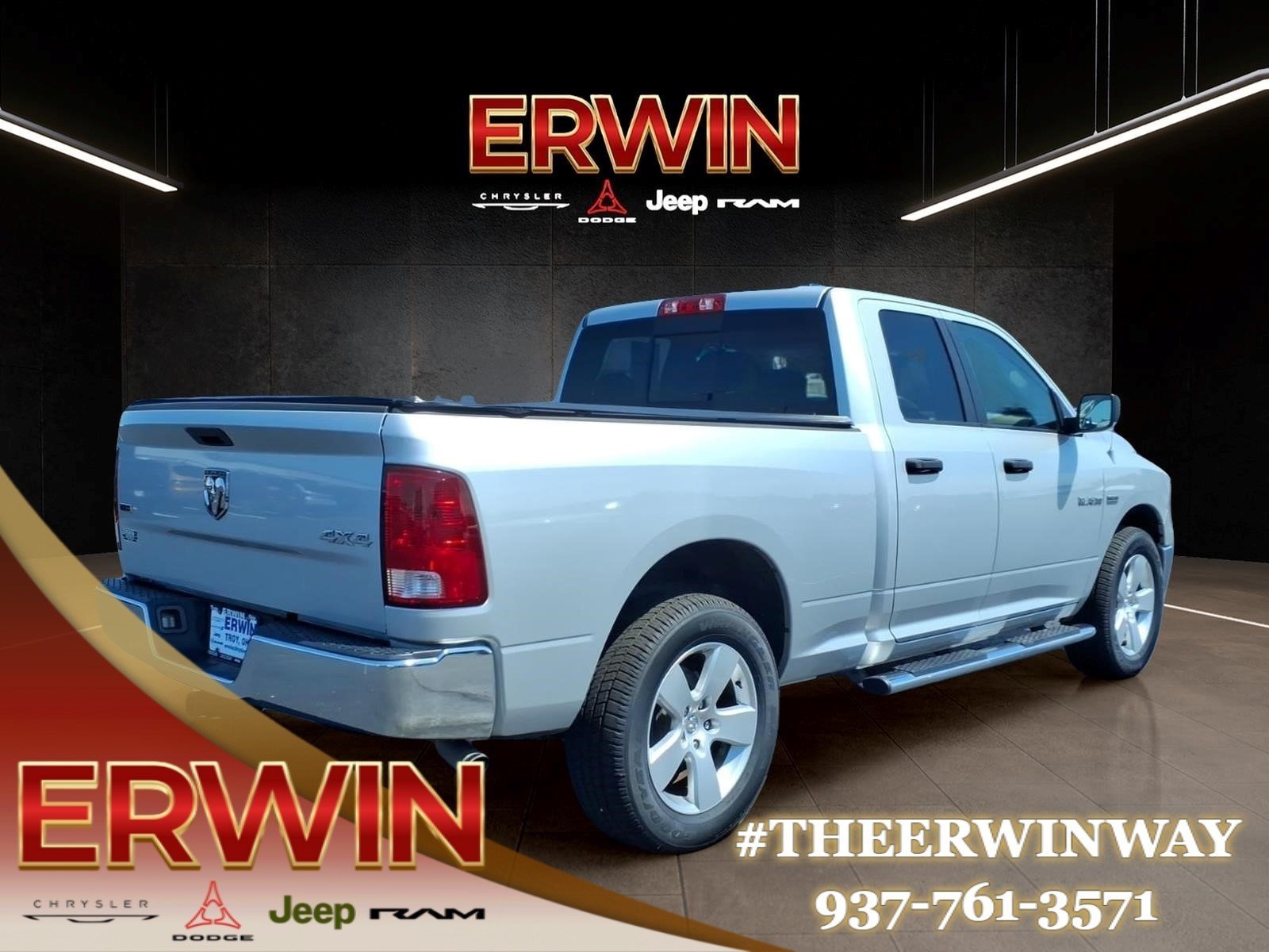 Used 2009 Bright Silver Metallic Clear Coat Dodge SLT image 7