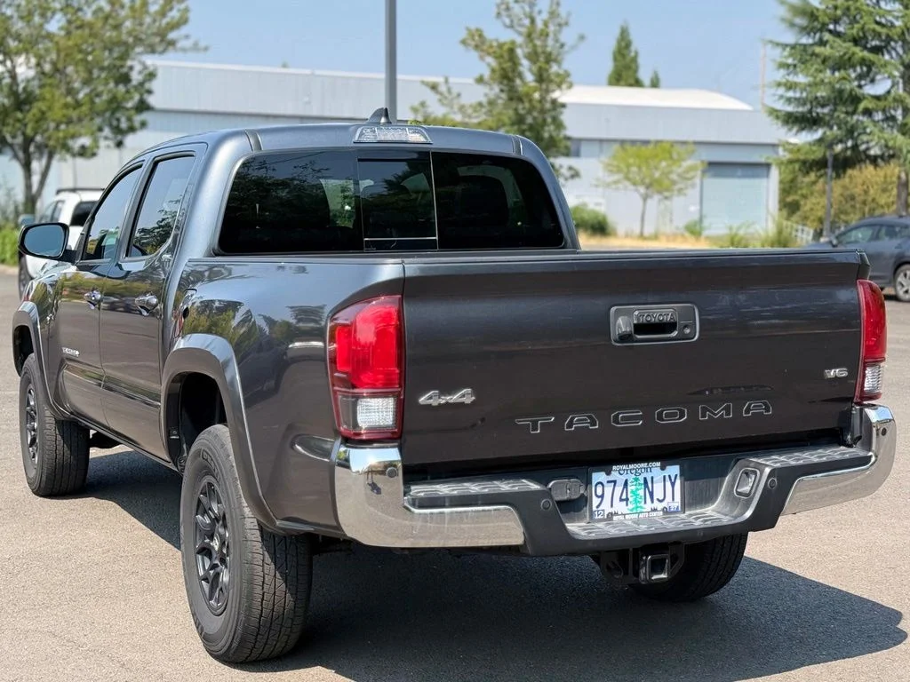 Used 2021 Gray Toyota SR5 image 3