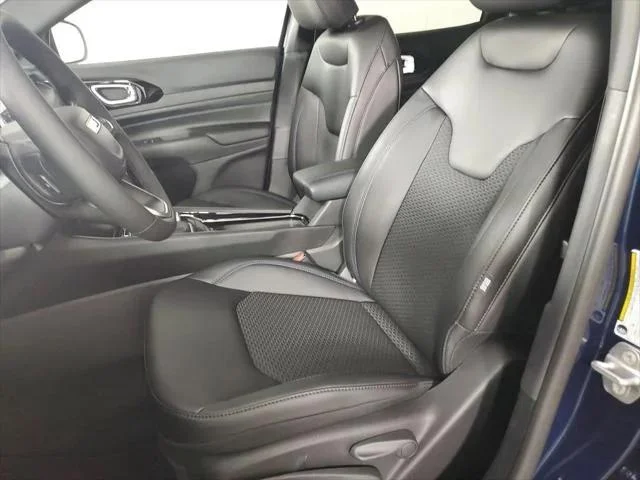 New 2026 Fathom Blue Pearl Coat Jeep Latitude image 38