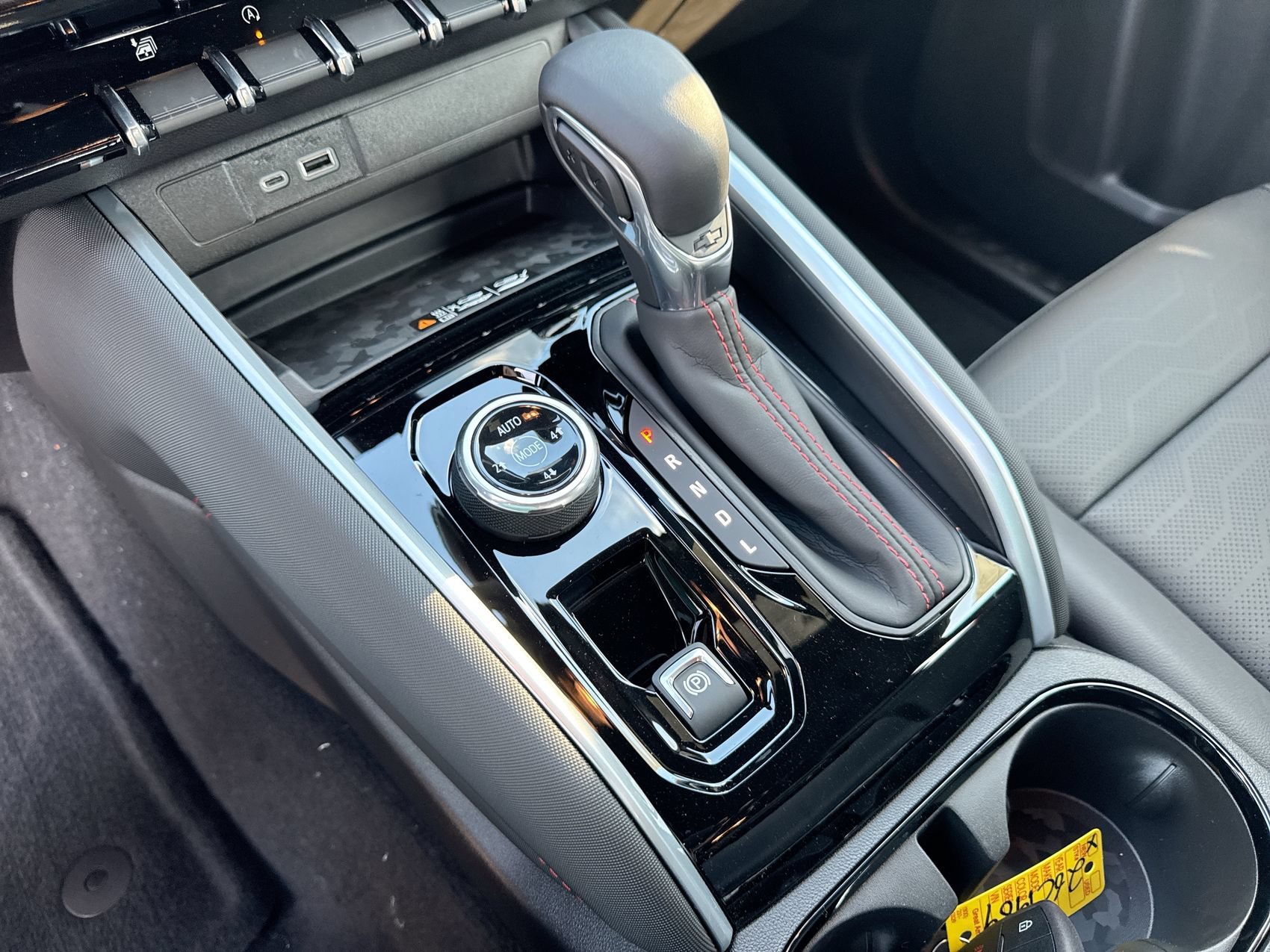 2026 Chevrolet Colorado Z71 - Photo 18