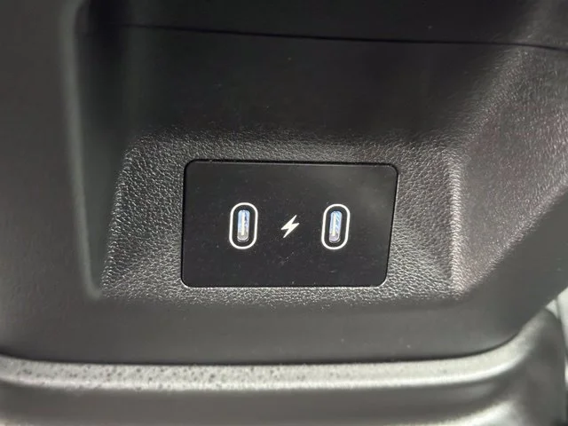Used 2025 Red Hyundai SE image 19