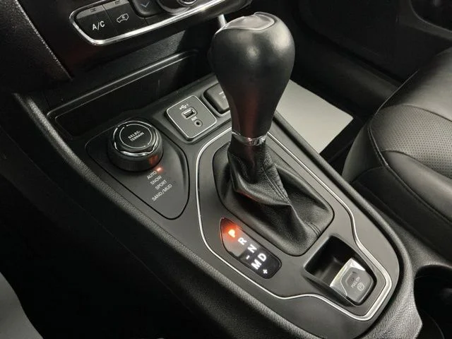 Certified Used 2022 Blue Jeep Latitude Lux image 20