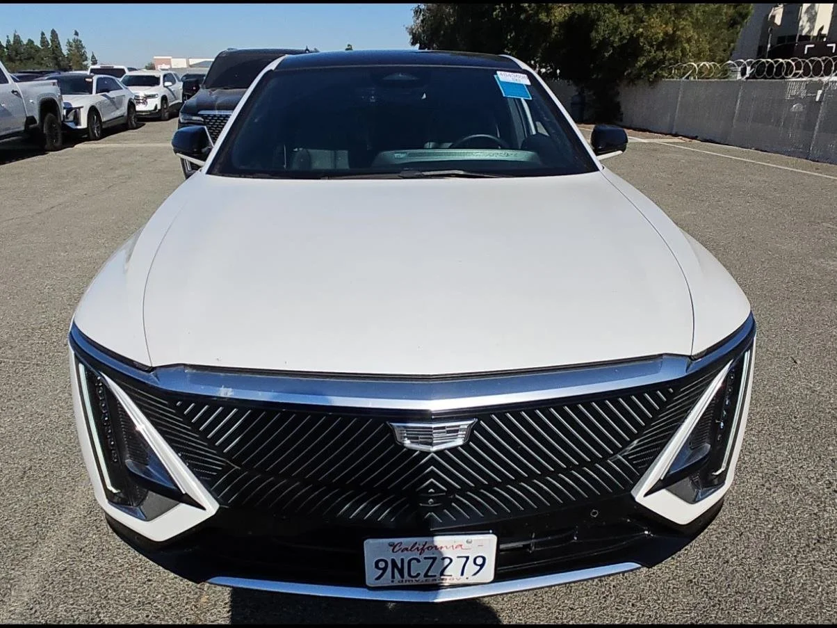 Used 2024 Crystal White Tricoat Cadillac Tech image 16