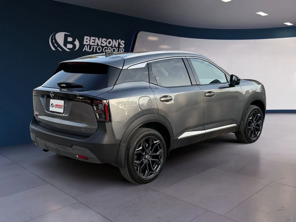 New 2027 Gray Nissan SR image 5