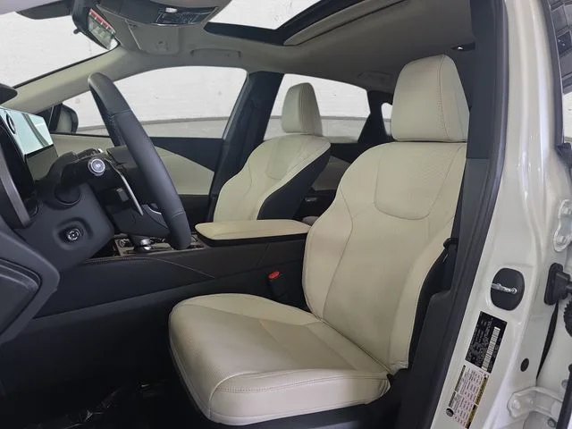 New 2026 Eminent White Pearl Lexus PREMIUM PLUS image 15