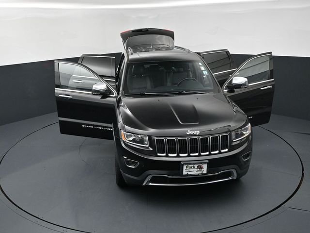 Used 2015 Black Jeep Limited image 25