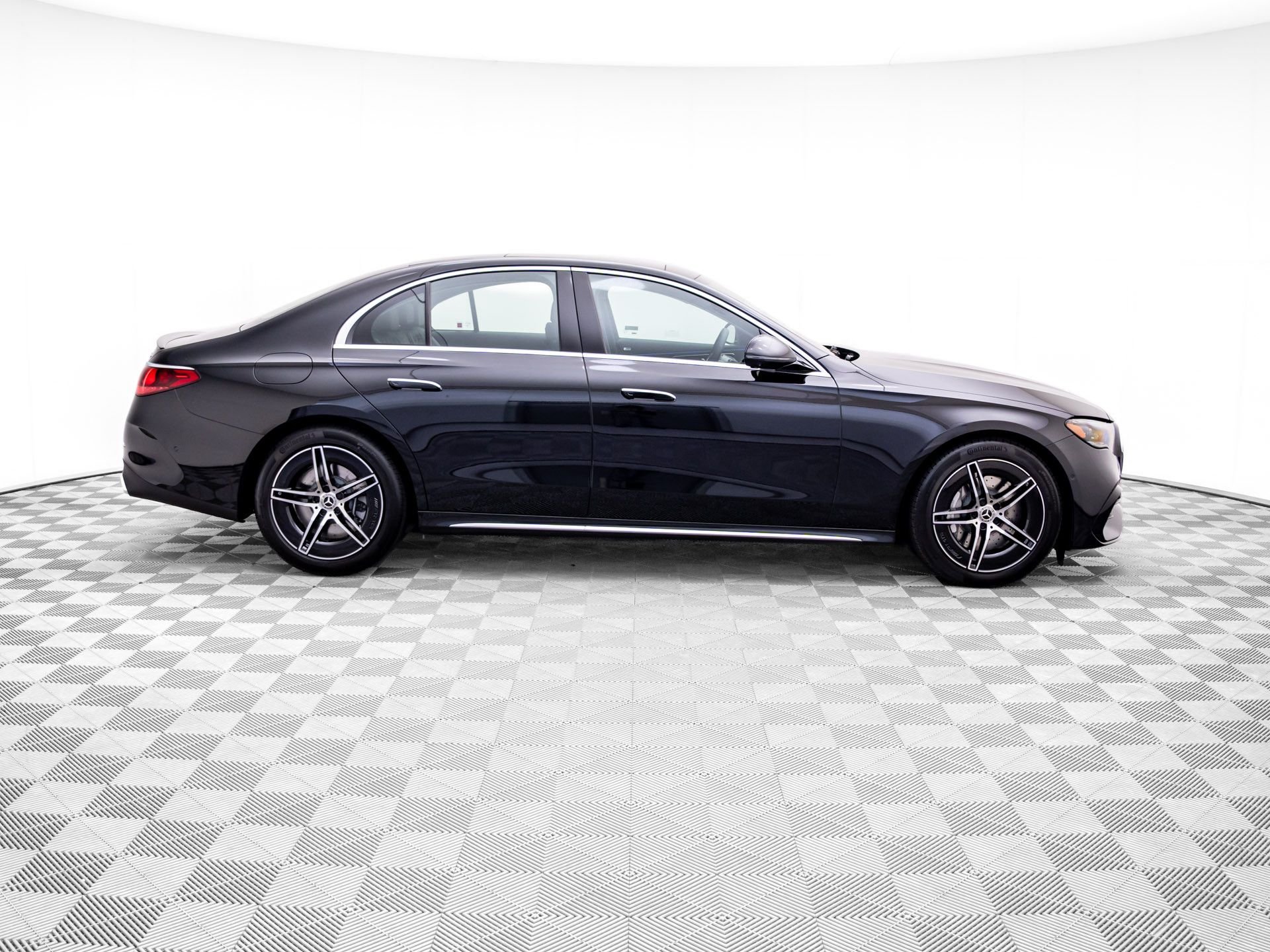 New 2027 Black Mercedes-Benz E 450 image 6