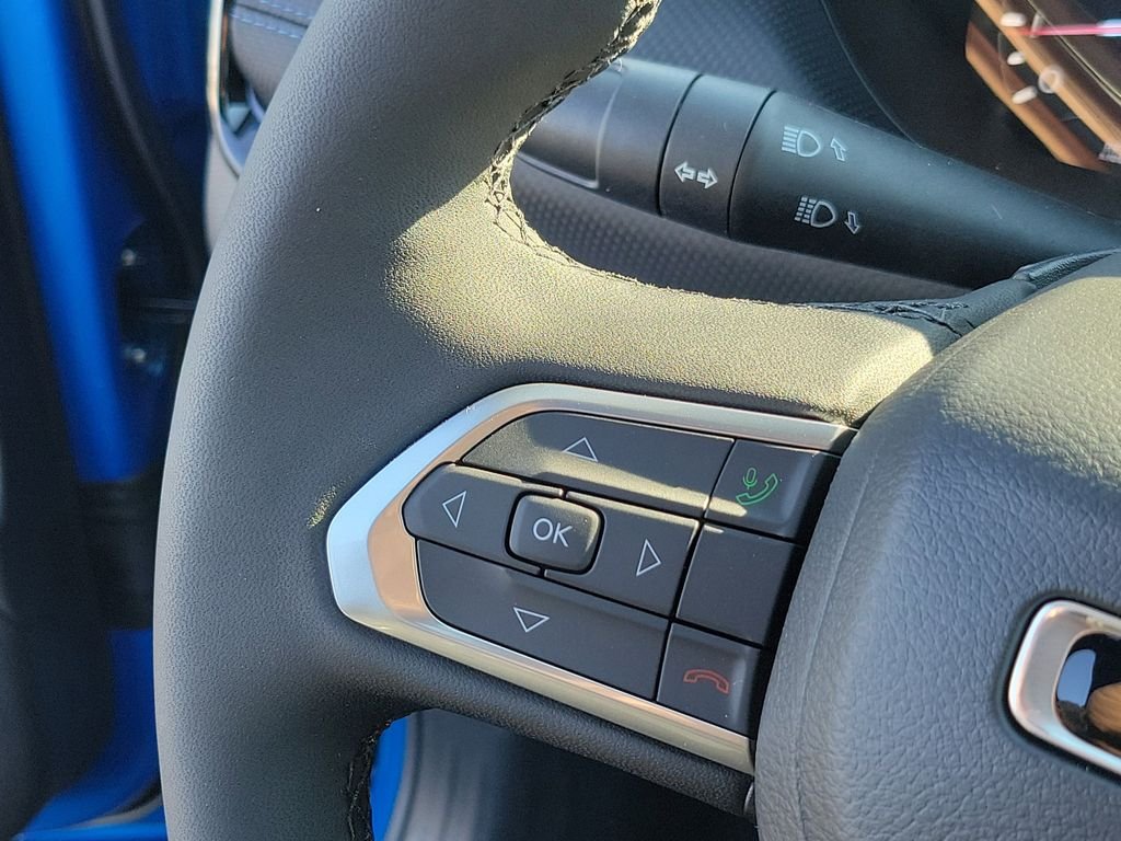 New 2026 Hydro Blue Pearlcoat Jeep Latitude image 22