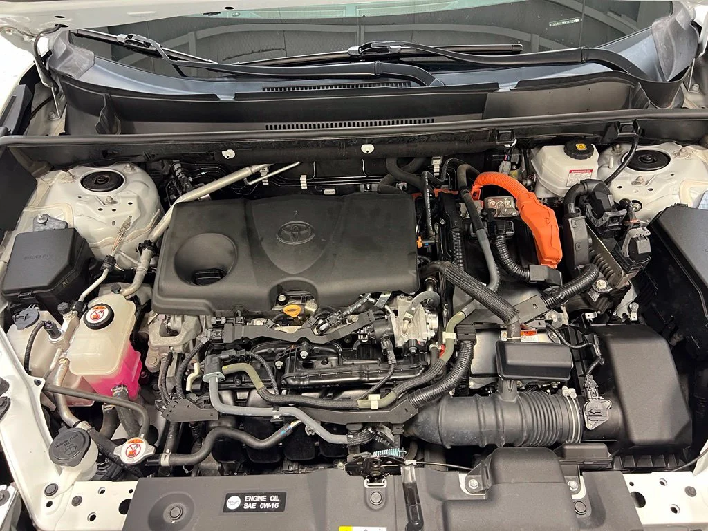 Certified Used 2022 White Toyota XLE image 33