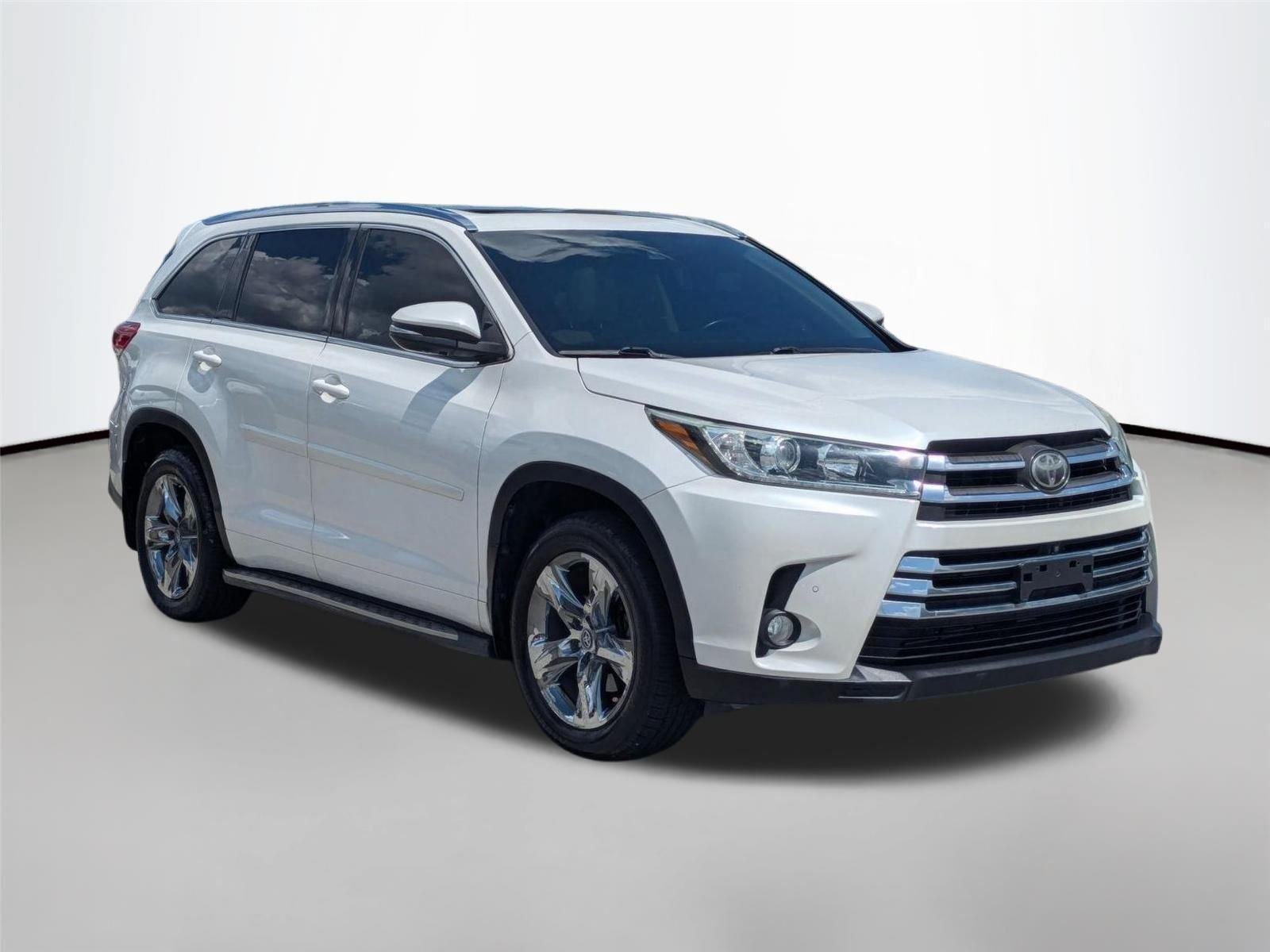 Used 2018 Blizzard Pearl Toyota Limited image 3