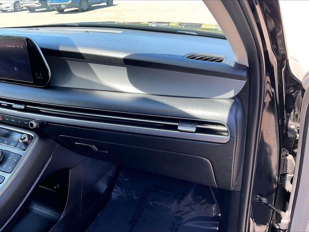 Used 2023 Black Hyundai SEL image 13