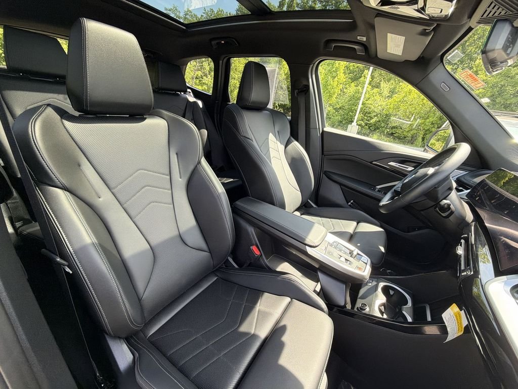 Used 2025 Silver BMW xDrive28i image 27