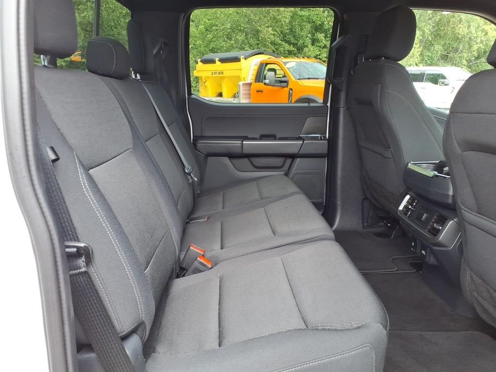 Certified Used 2024 Oxford White Ford XLT image 16