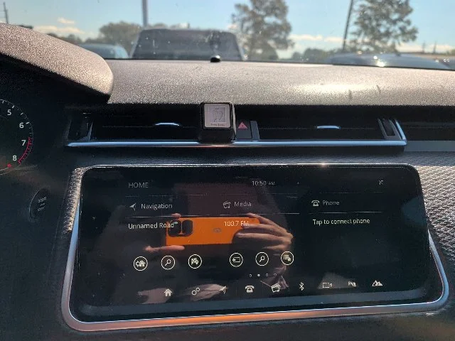 Used 2018  Land Rover SE R-Dynamic image 14