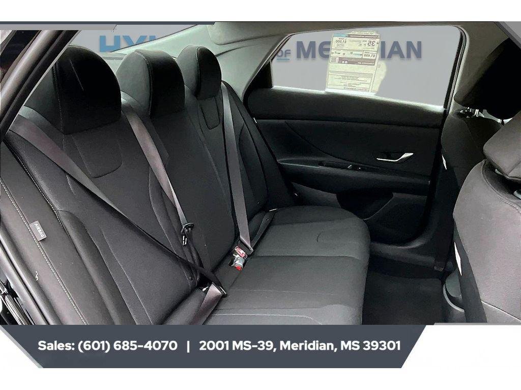 New 2026 ABYSS BLACK Hyundai SE image 7