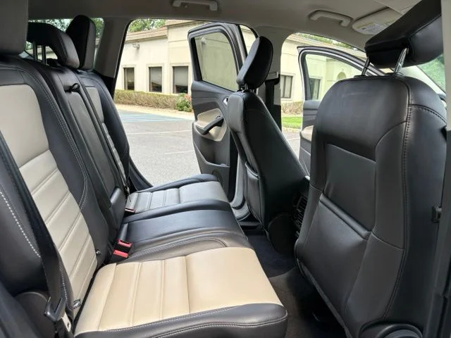 Used 2019 White Platinum Clearcoat Metallic Ford SEL image 16