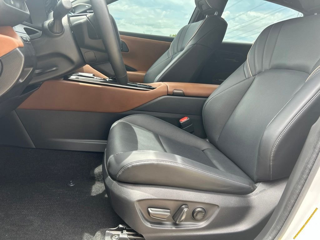 Used 2026 White Toyota Limited image 9