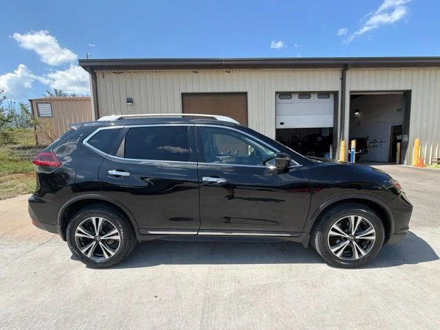 Used 2018 Nissan Rogue SL with VIN 5N1AT2MV4JC809882 for sale in Jefferson City, MO