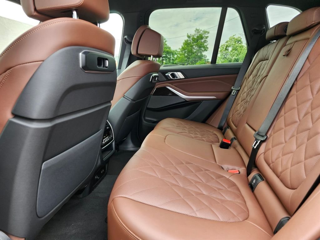 New 2026 Gray BMW xDrive40i image 15