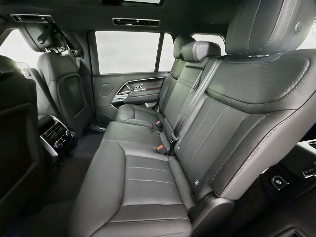 New 2026 Santorini Black Land Rover SE image 26